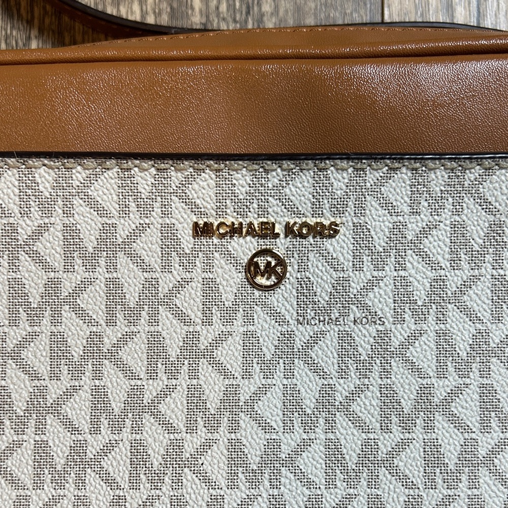 NWOT Michael Kors White and Brown Signature Crossbody Bag - Picture 2 of 14